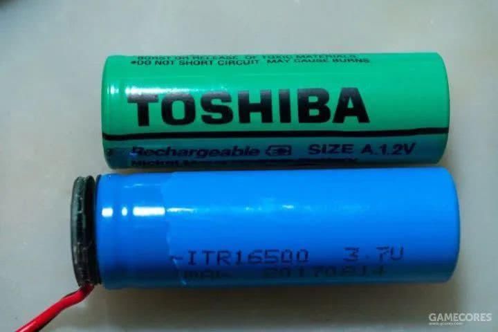 一百多块买个26年前的笔记本,我改了改,还能上网