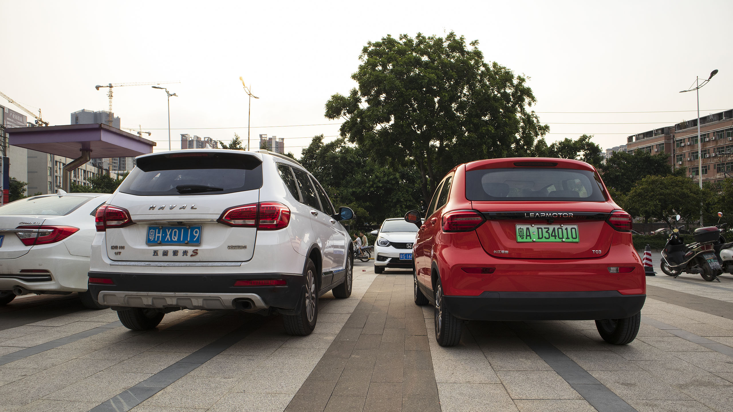 403公里续航,零跑t03310轻享版深度体验