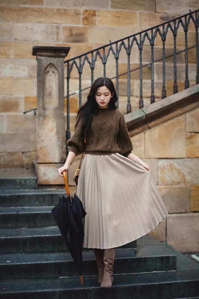 半身裙搭配什么上衣秋冬,百褶半身裙秋冬搭配上衣