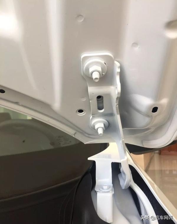 昂克赛拉车撞车,昂克赛拉撞车后4s店怎么知道的