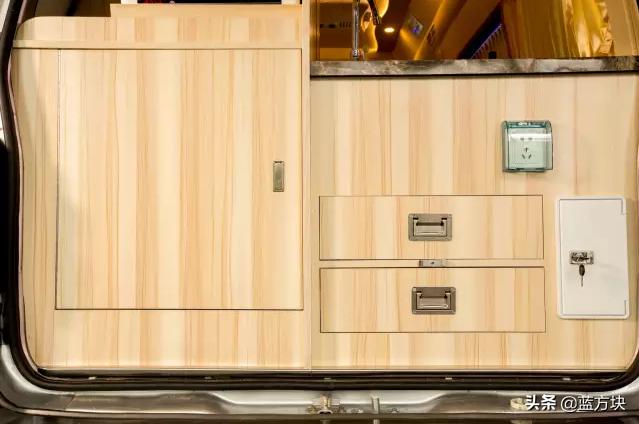 房车自驾游豪华房车,金龙金威房车