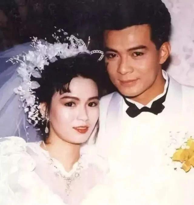 “蠢人”黄日华其人