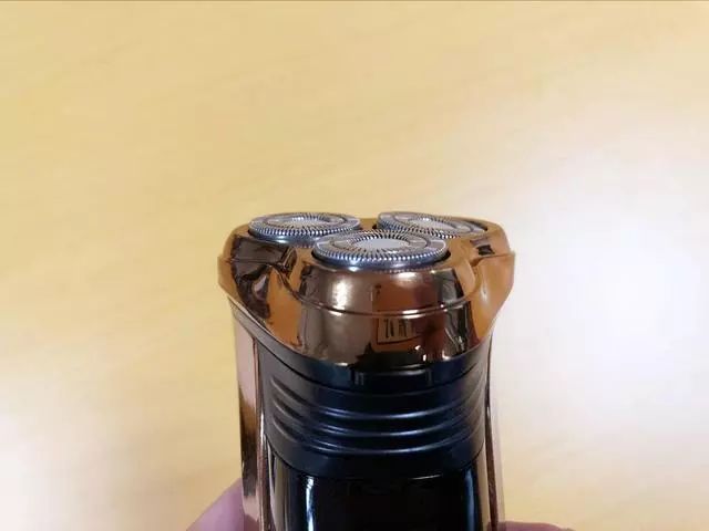 电动剃须刀十佳评测100左右,100元内剃须刀推荐高性价比