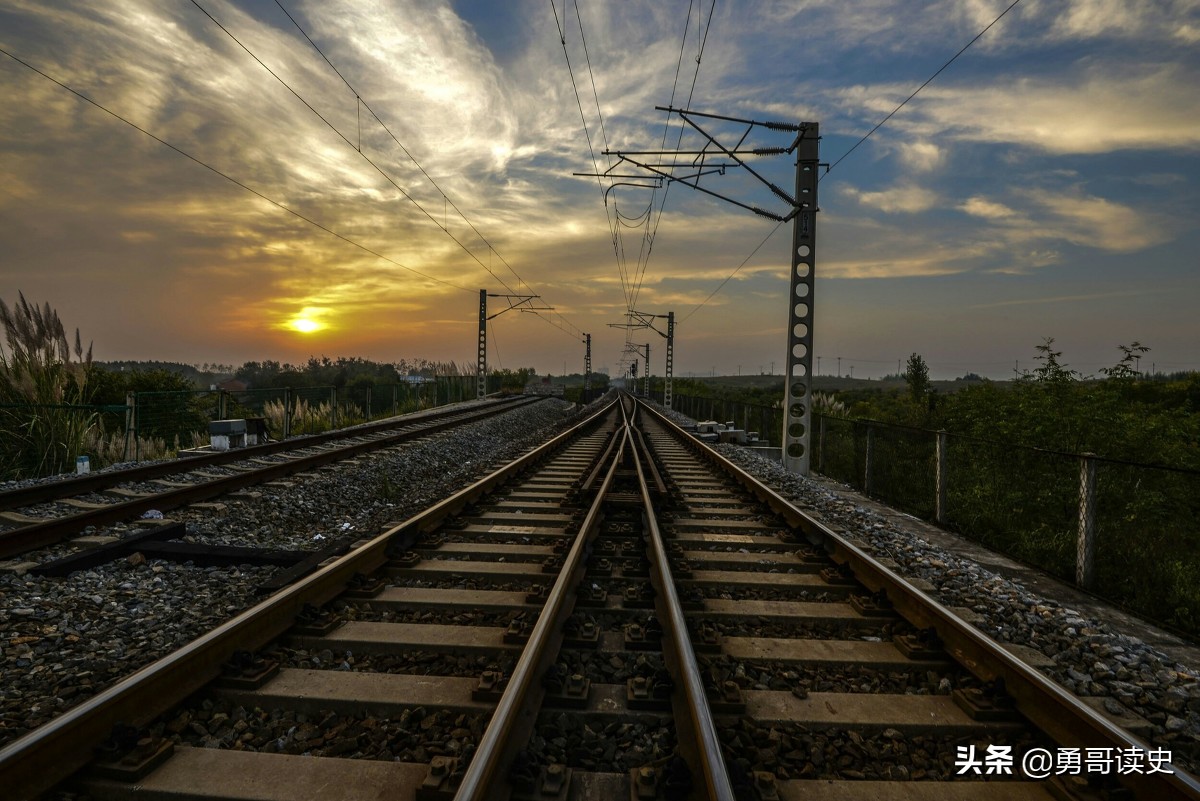 中国最长铁路：耗资400亿，横穿9个省，2亿人受益