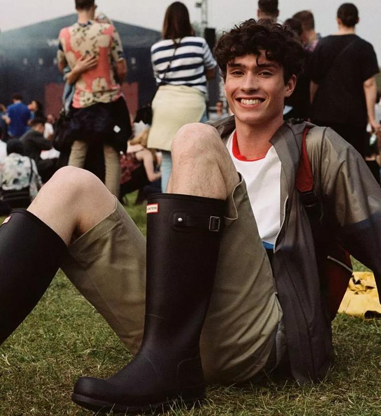 下雨天该不该穿aj,适合在雨天穿的aj