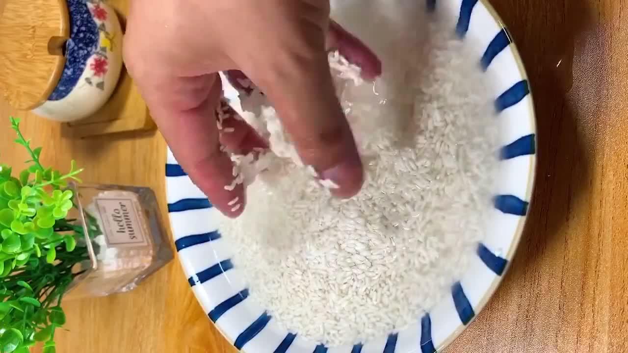 糯米排骨怎么蒸得好吃又嫩,排骨的家常做法糯米蒸排骨