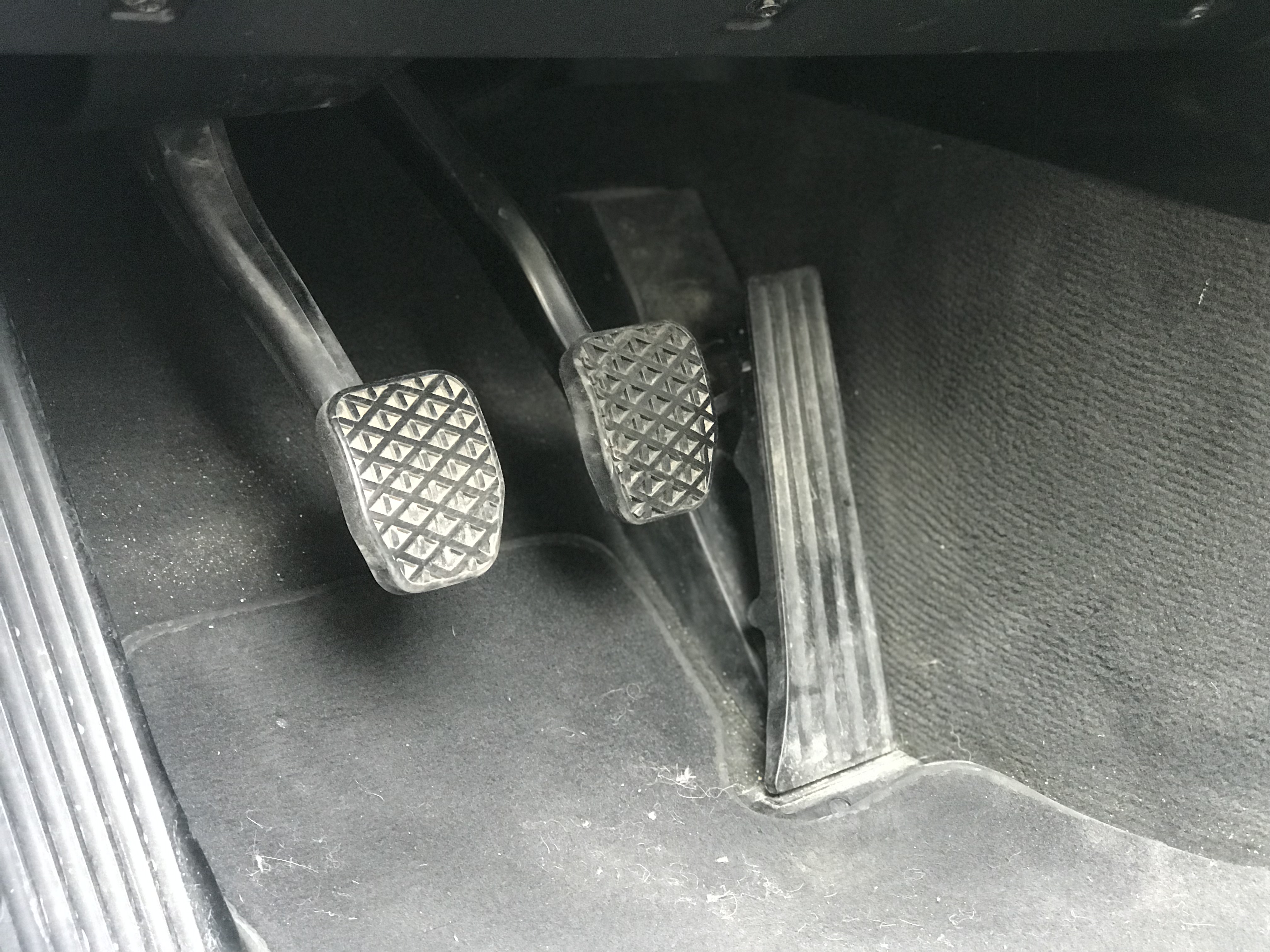 8万块钱的宝马可以买吗,8万买宝马老款3系值得吗