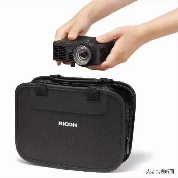 理光短焦投影,手掌上的巨屏电视