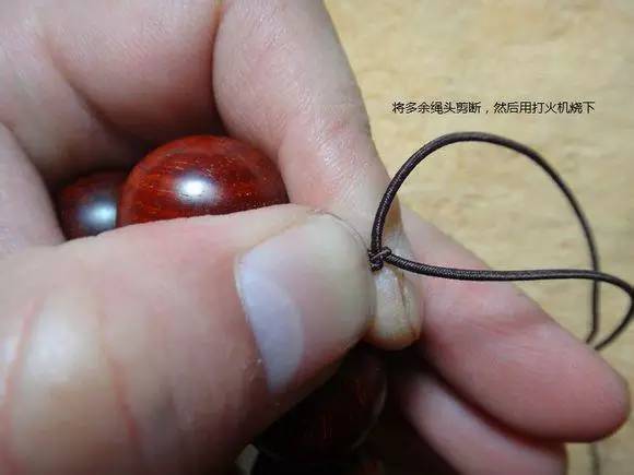 小叶紫檀单圈手串弹力绳打结方法,用弹力绳串小叶紫檀手串的教程