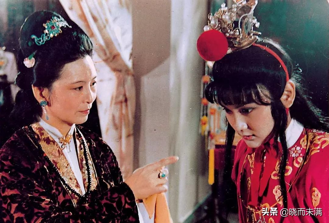 夫人是怎样炼成的？红楼梦：一个贵妇的自我修养