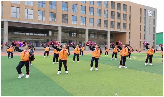 东风路小学的啦啦操,河南省东风路小学啦啦操