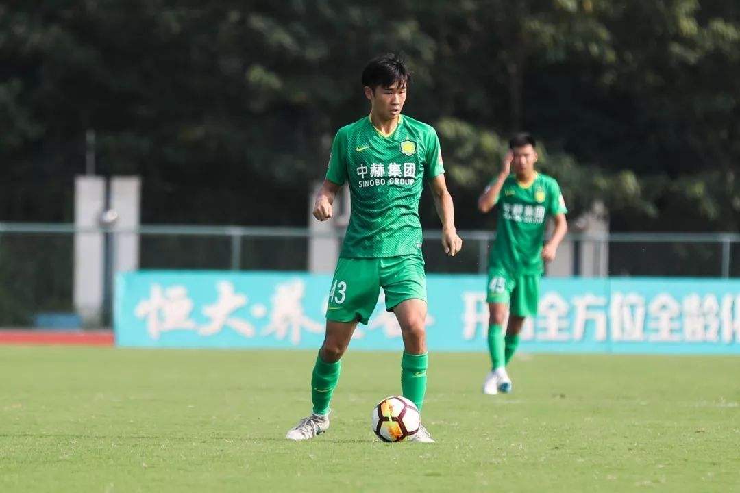 00后足坛新星后卫,足球00后新星后卫