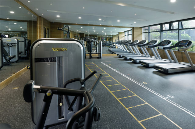 东莞｜康帝国际酒店仅1199高级客房+自助早晚餐+饮品券2张+小公仔