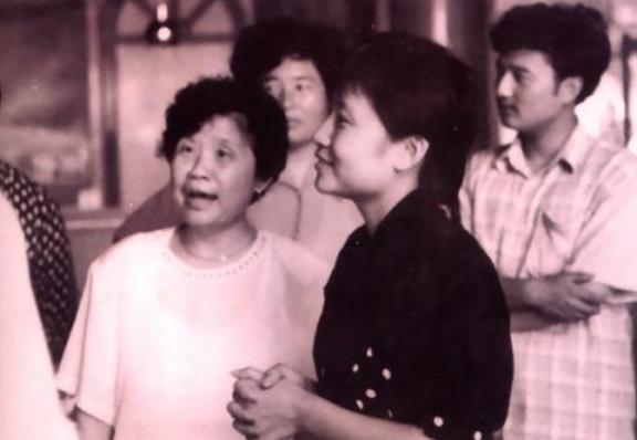 功成名就的李娜为什么会选择出家,出家李娜个人资料