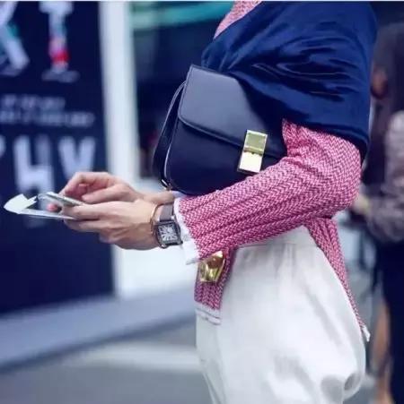 celine豆腐包保值吗,celine豆腐包每年有什么颜色