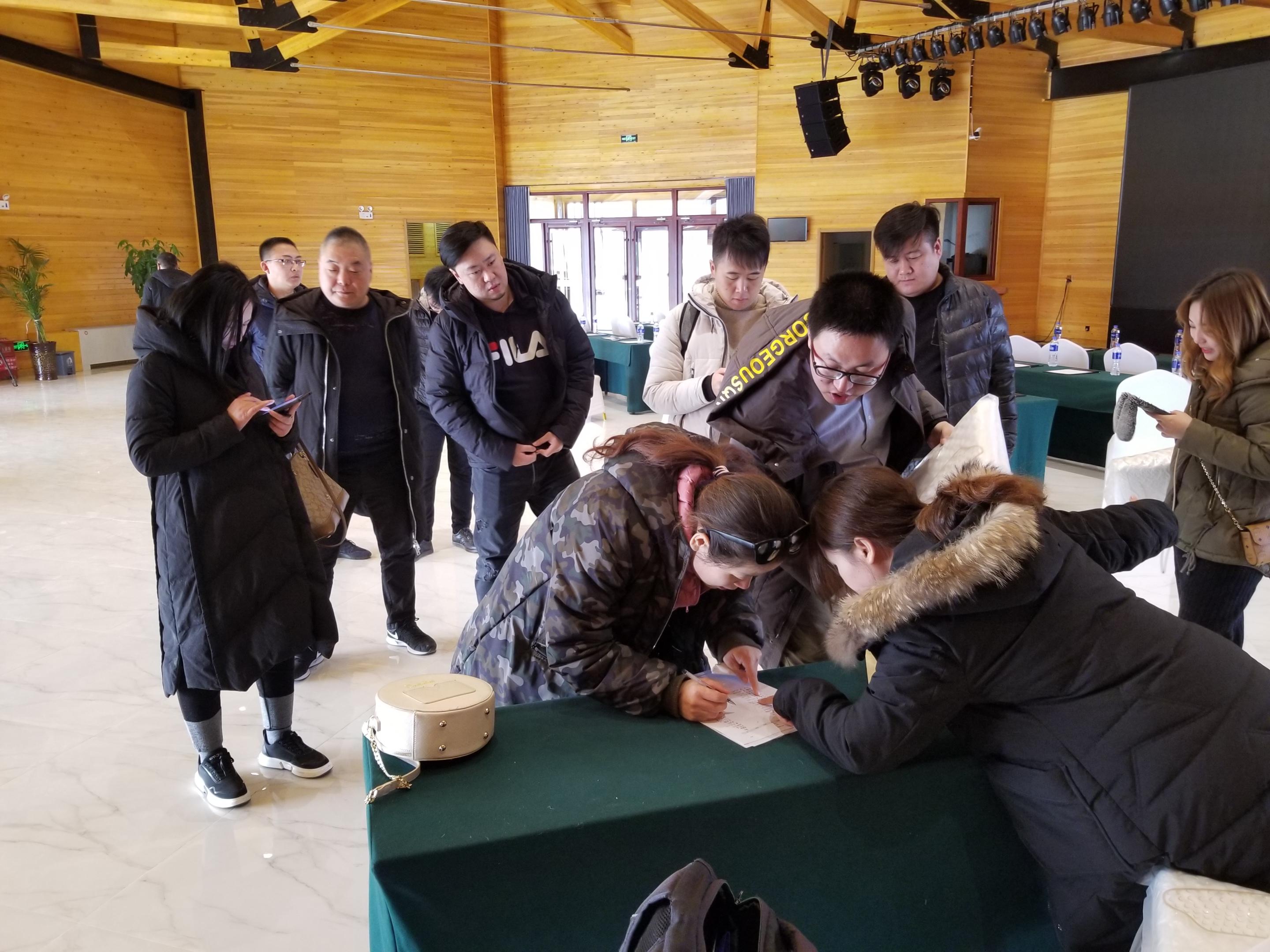 娣卞叆鐢伴棿鍦板ご杩藉璇椾笌杩滄柟,澶т紬鎺㈠渤suv