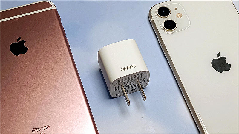 睿量35w双c口氮化镓充电器测评,remax20w氮化镓充电器评测