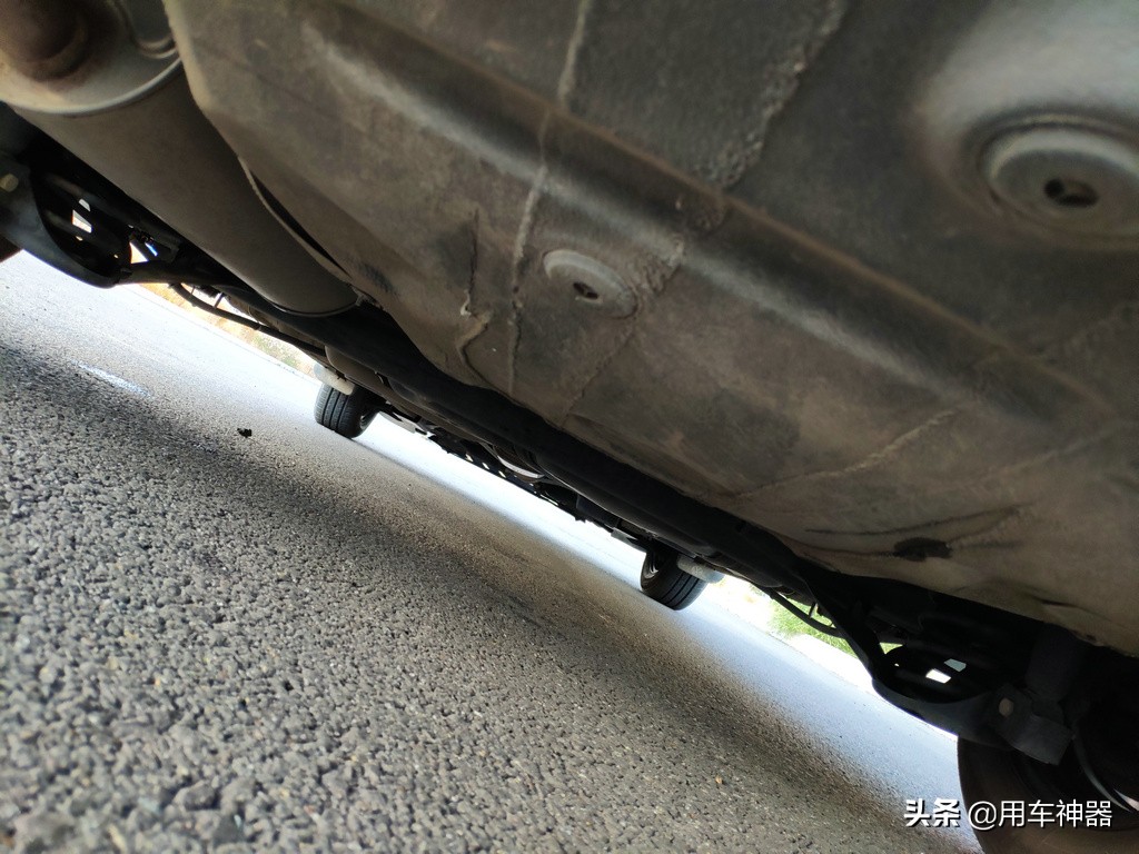 汽车底盘做防锈喷底盘装甲多少钱,国产车喷底盘装甲到底能不能防锈