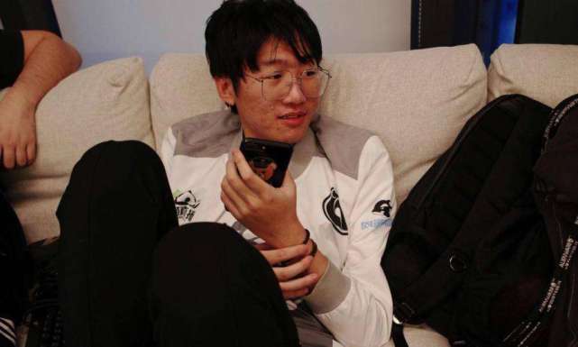 赵信大招能挡盲僧的q吗,盲僧的r闪和闪r区别