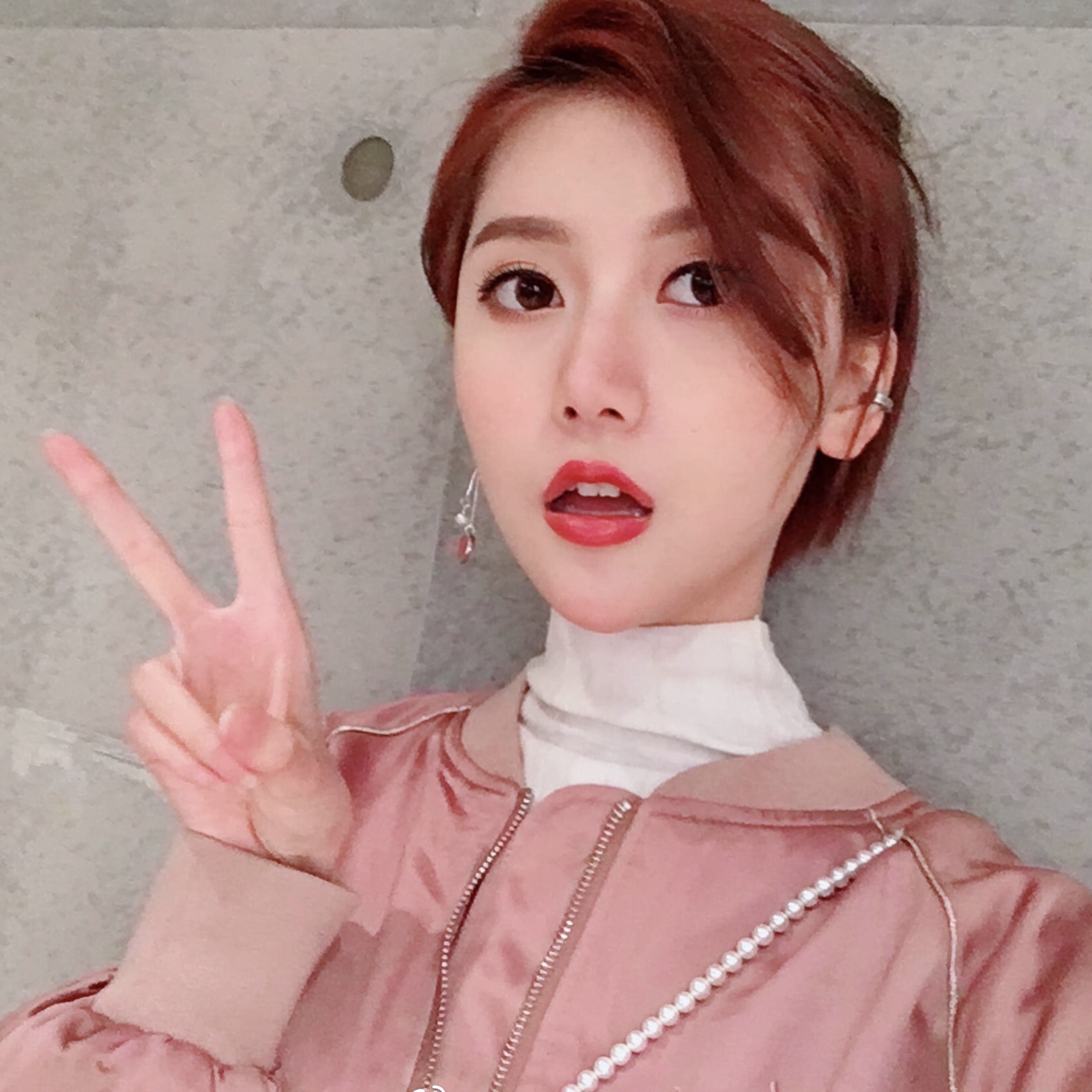 遮瑕膏比粉底更服帖,遮瑕膏和遮瑕液哪个适合新手