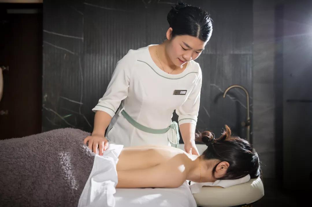 英式服务管家,英式管家高净值人群