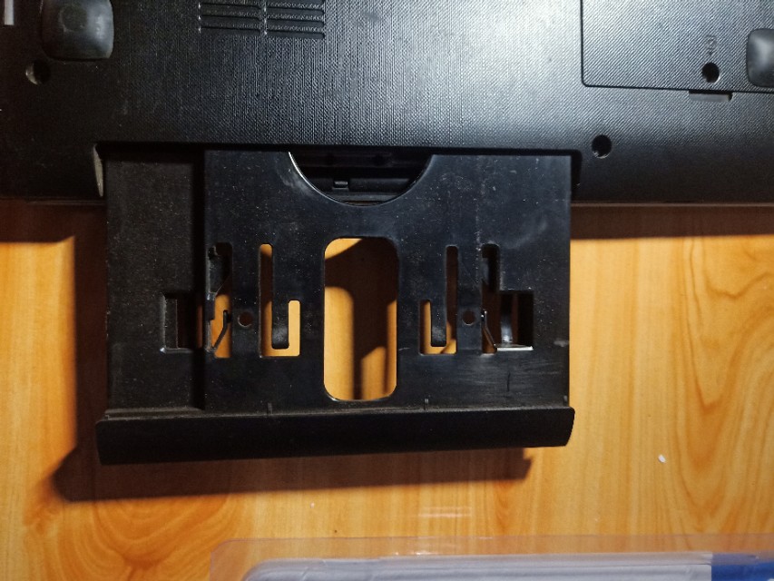 联想小新310-15ikb手动增加固态硬盘和内存条教程。