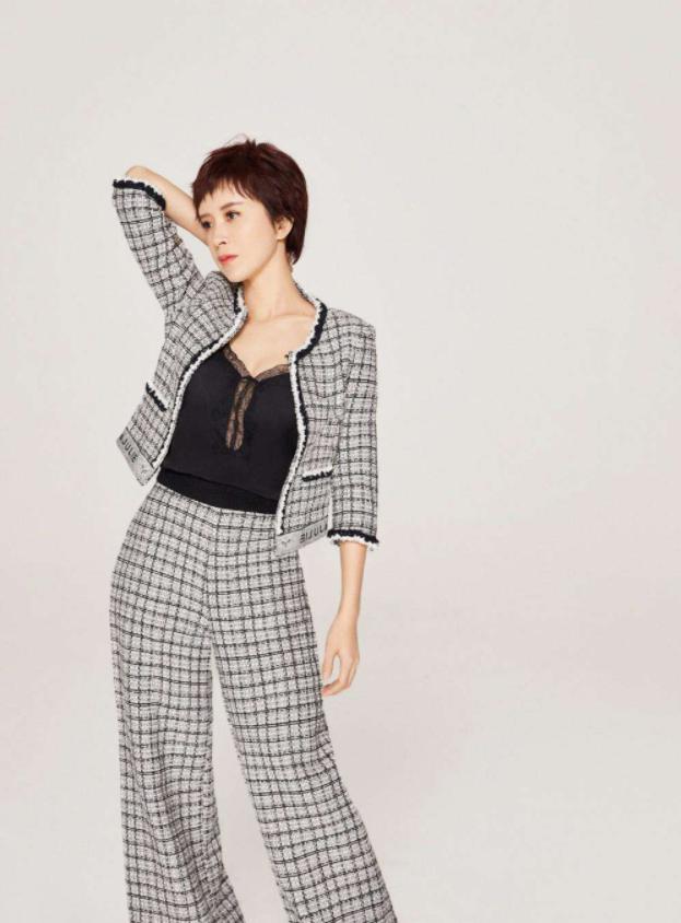 金巧巧被蹭红毯,金巧巧红毯