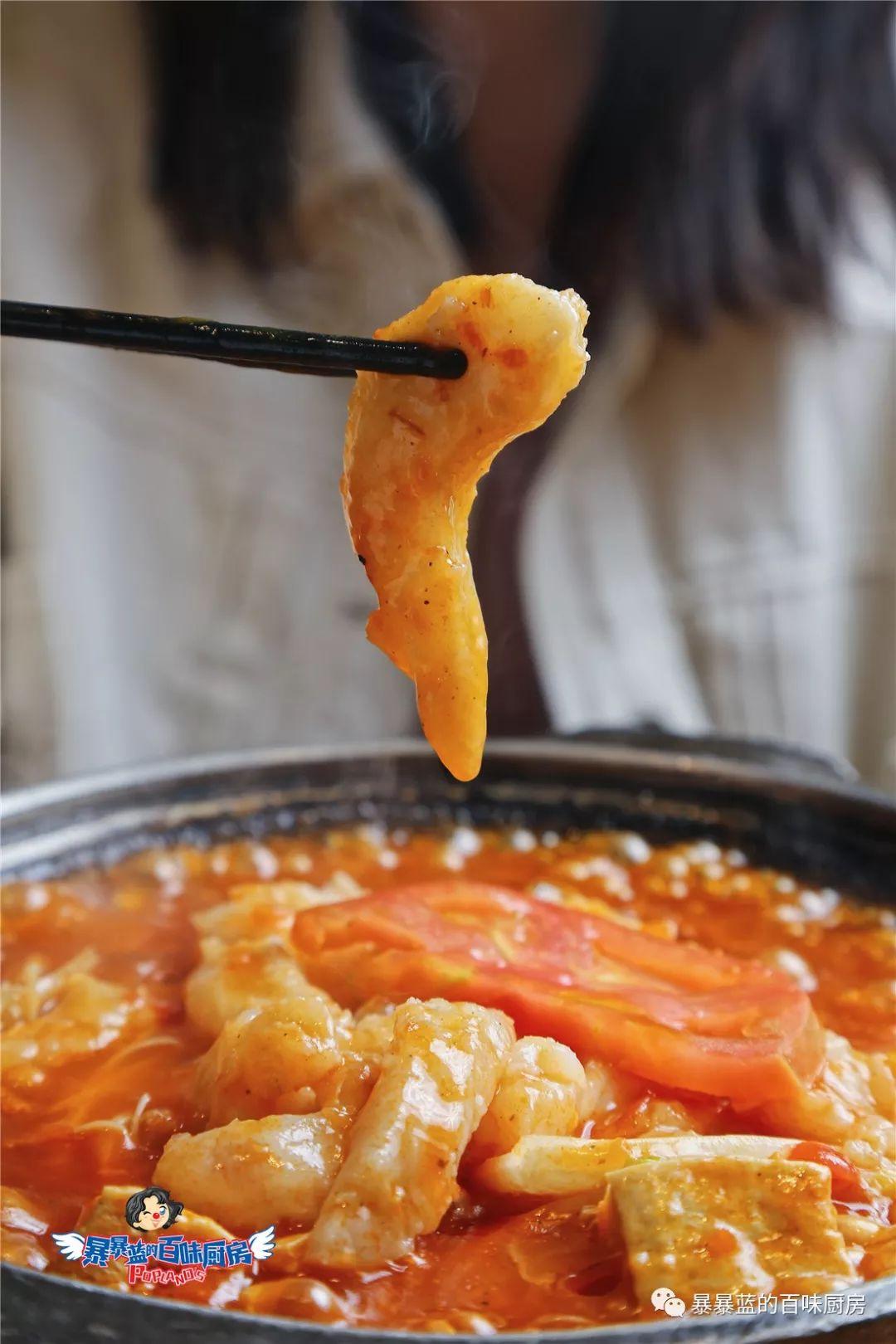 一到饭点店里就坐满了人,一到饭点全是食客