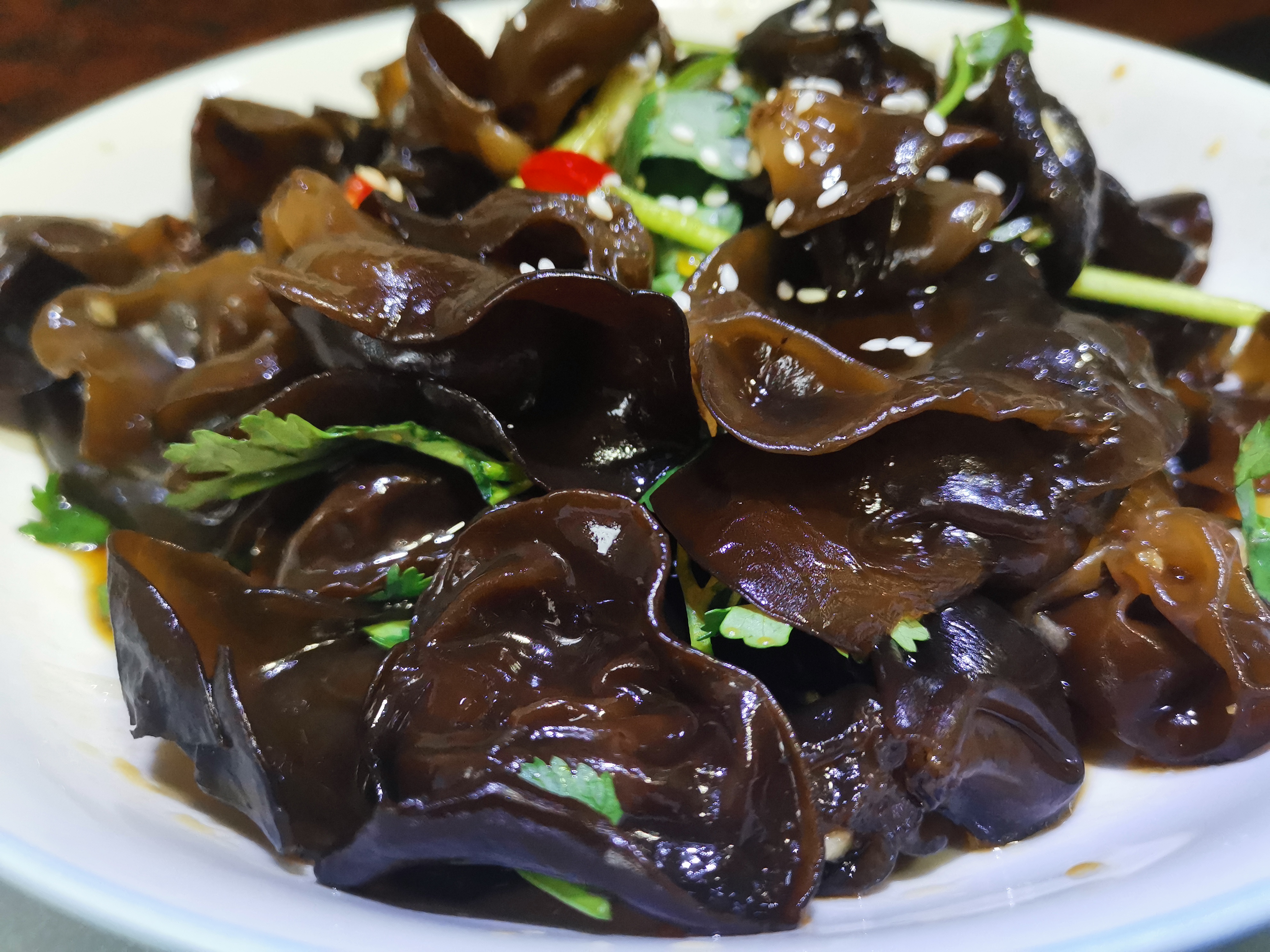 快速泡开黑木耳的正确做法,泡好的黑木耳怎么做没毒还新鲜