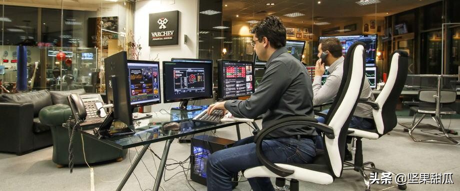 世界最大的期货品种是,国际上最著名的两个原油期货