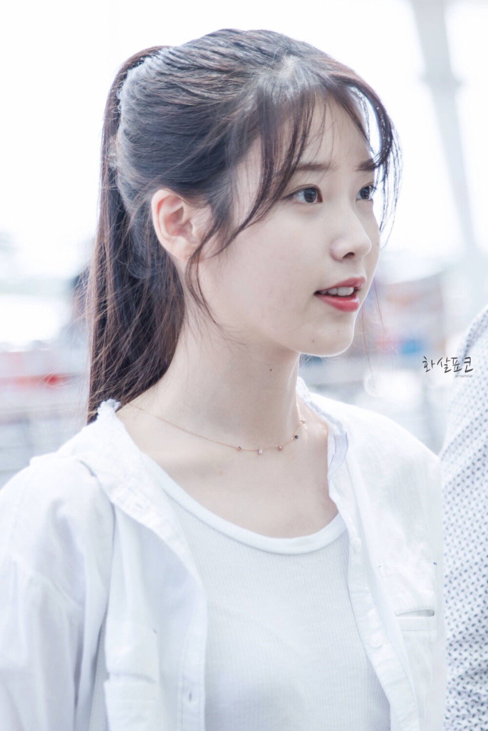 韩国李知恩iu牛仔裤,iu李知恩韩国跑男是哪一期