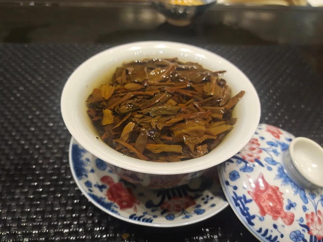 2014年勐库戎氏茶魂,2021年戎氏勐库茶魂