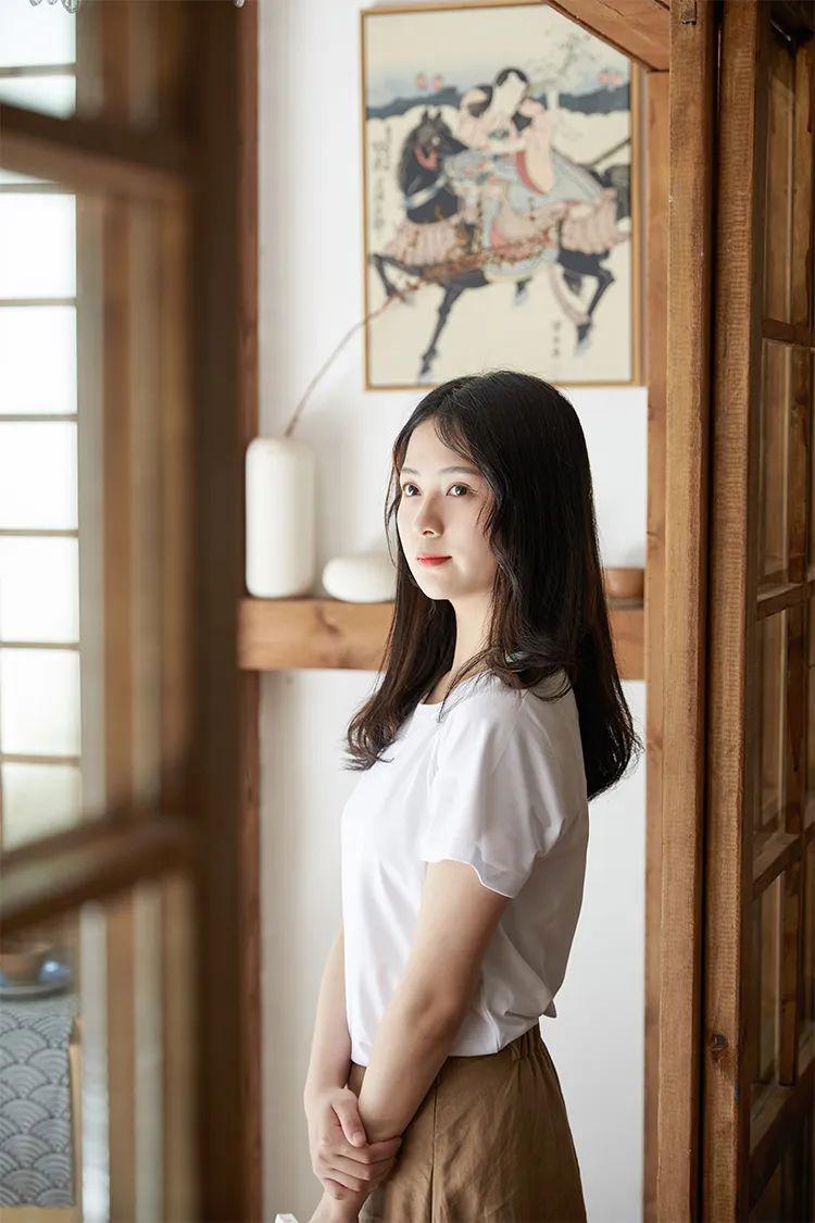 十多元一件的纯色t恤能穿吗 (那些既便宜又好穿的白色t恤)