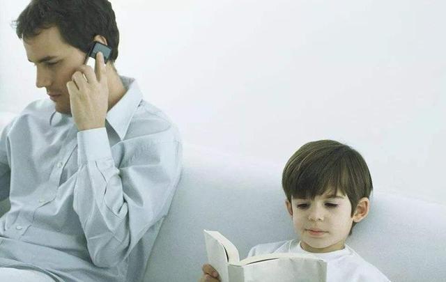 男孩太娘是什么原生家庭引起的,为什么有些男孩子特别娘