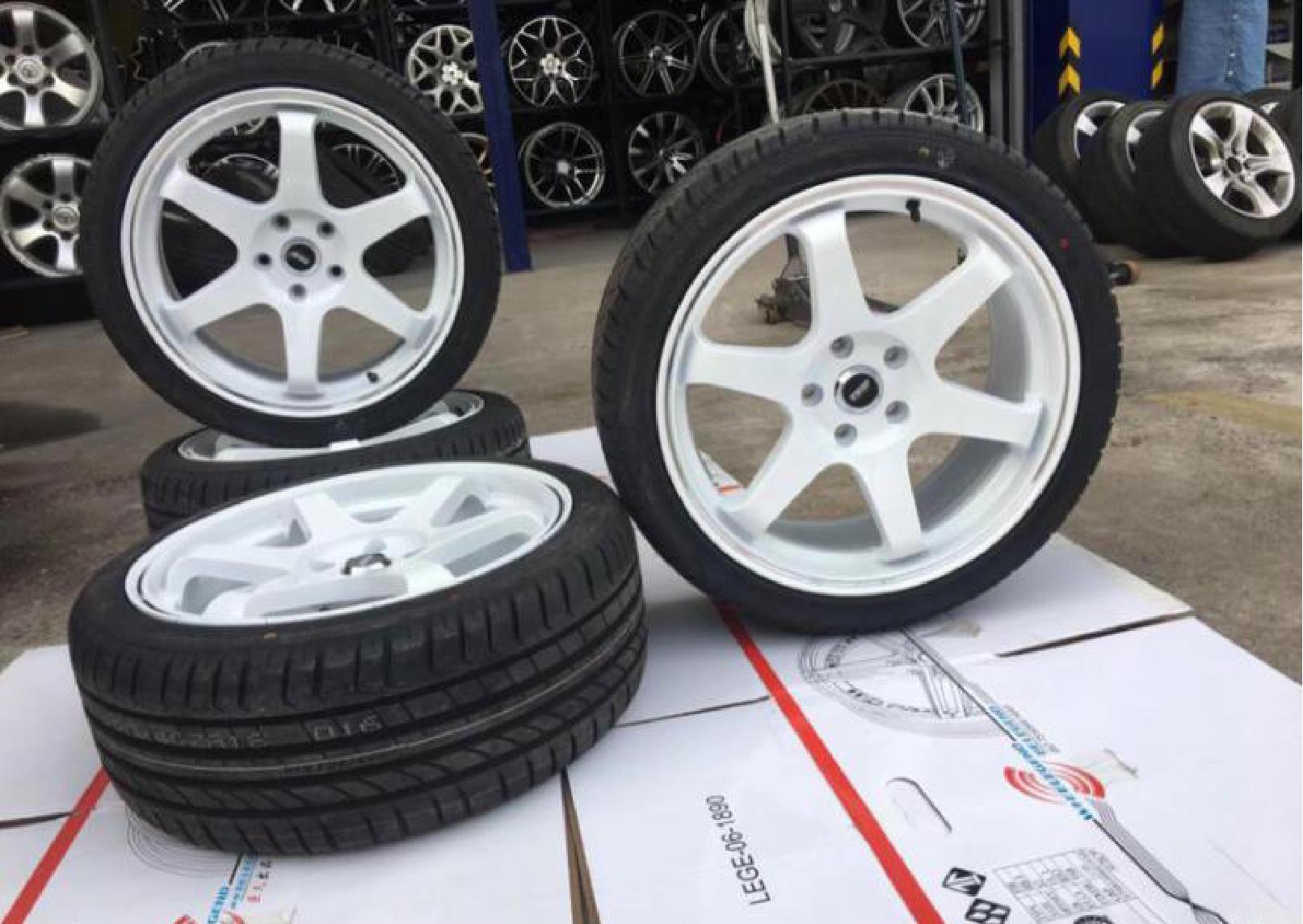 人靠衣装车靠轮胎,人靠衣装马靠鞍佛靠金装树靠皮