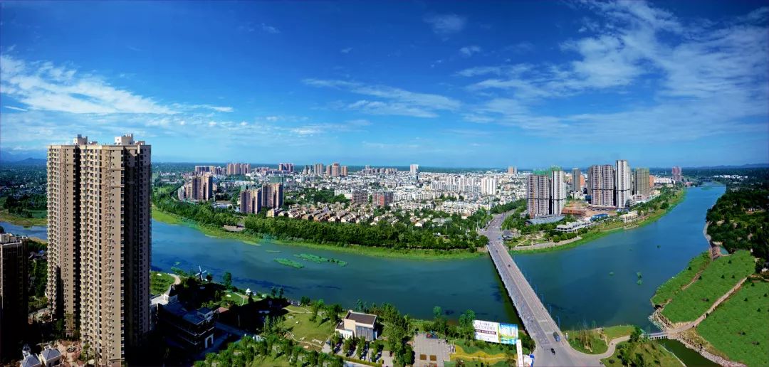 为什么洲际英迪格等大牌，美国艺术家都涌入这座偏远小镇？