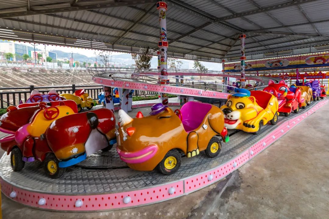 春节假期好去处，打卡巫山“悬崖”上的游乐场「图文、视频」