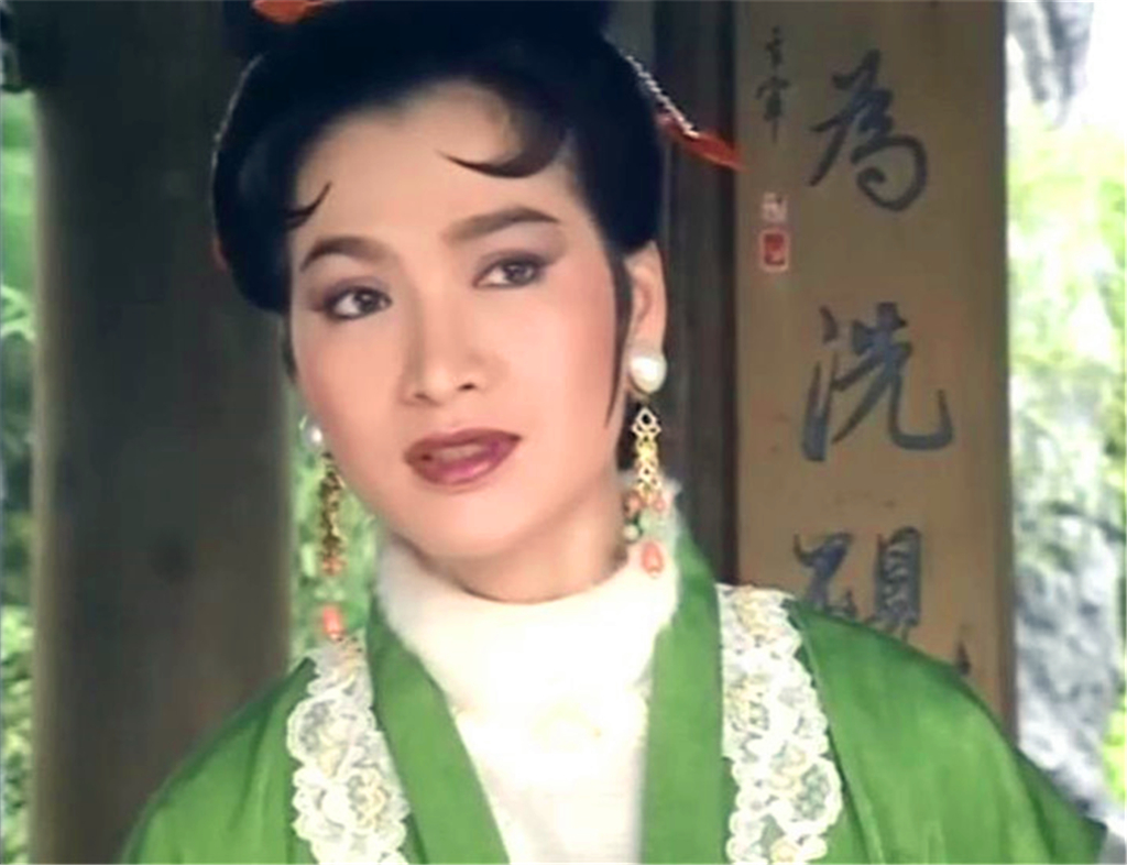 红楼梦邢夫人骂贾琏,三版红楼梦对比秦可卿