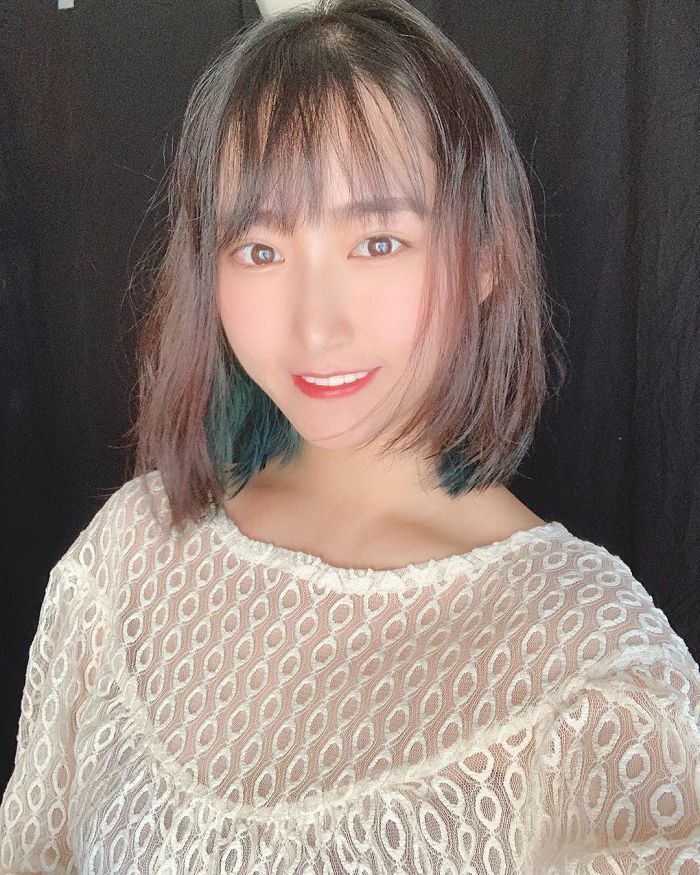 川濑萌，中日混血美女，获得2021年度日本赛车女王大奖