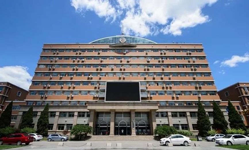 因为热爱所以执着努力学习,因为热爱所以执着做教育