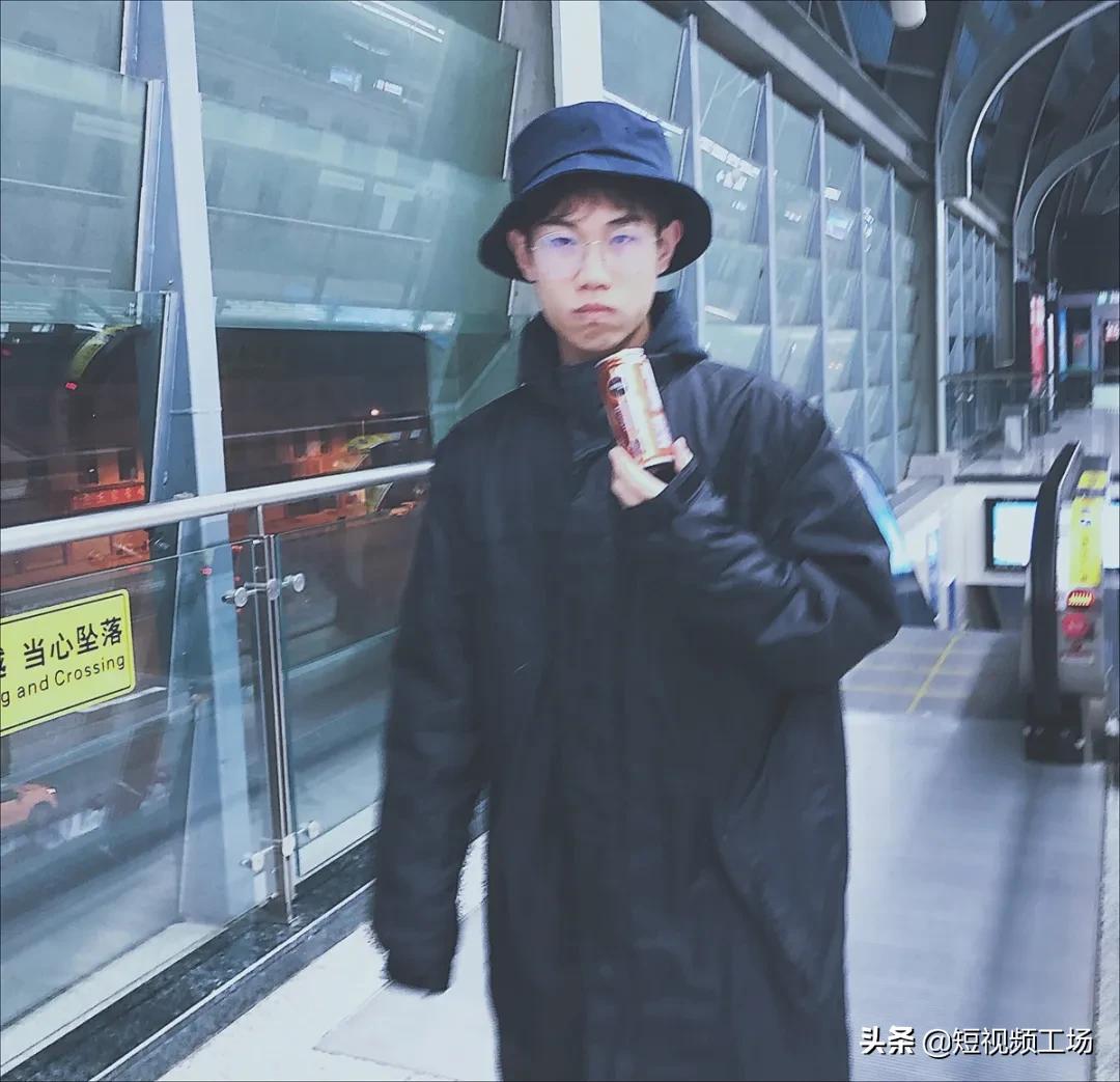 专访|靠演沙雕总裁，95后达人狂揽500万粉丝，旧梗新造怎么用？