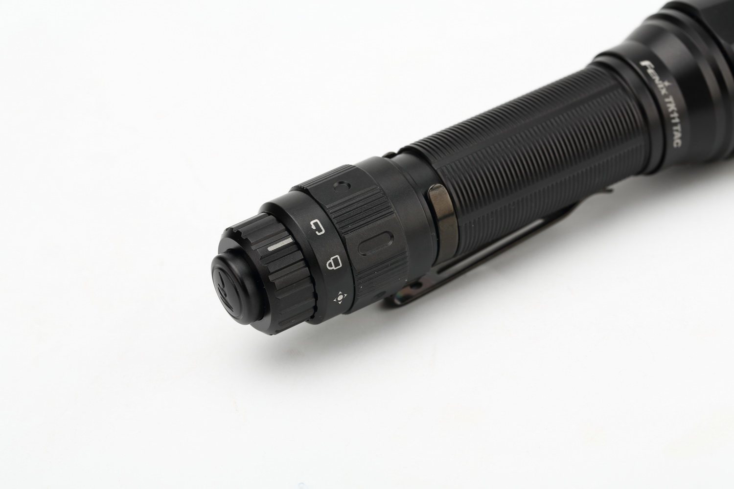 回归操作本质FENIXTK11TAC机械双模式战术电筒评测