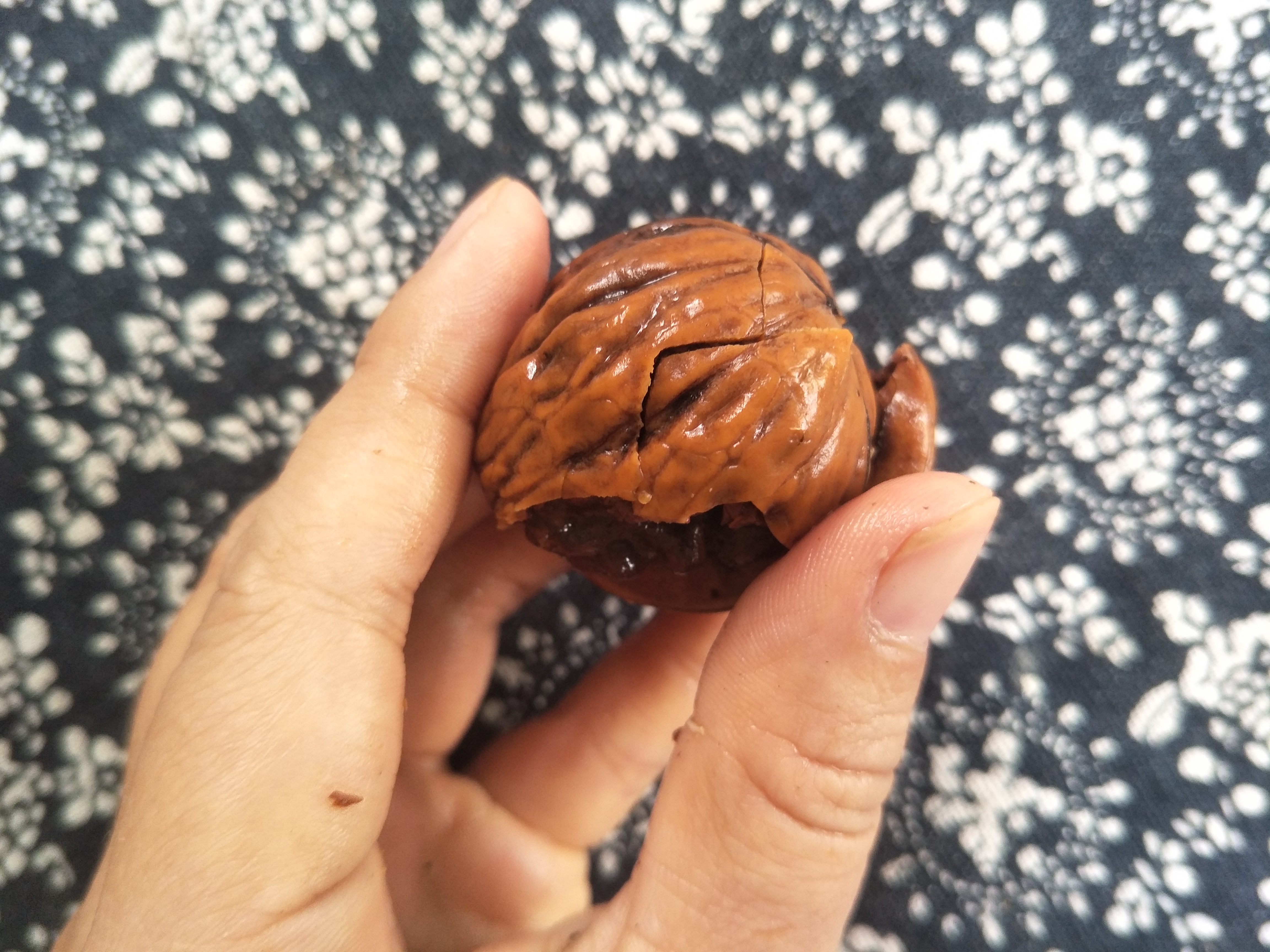 核桃怎么蒸才能脱壳,巧剥核桃上锅蒸的妙招