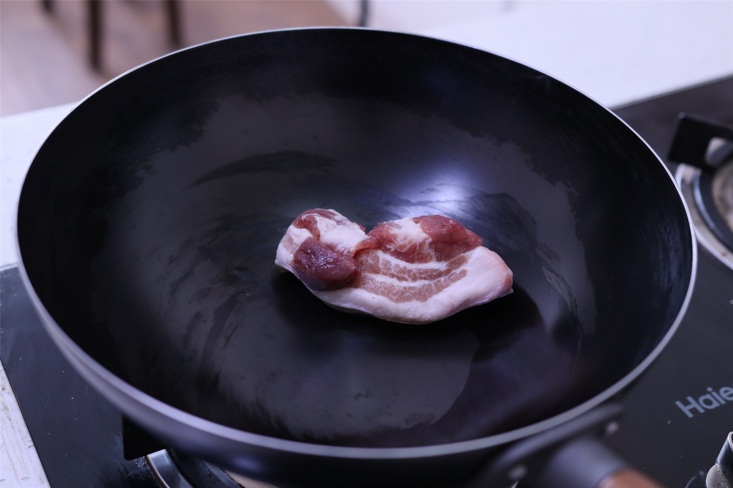 新买的铁锅切记别直接开锅,新不粘铁锅要开锅吗