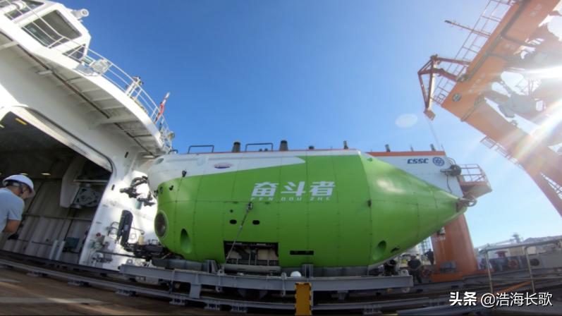 万米载人深潜,万米深潜