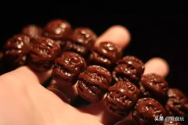 文玩桃核手串包浆玉化完图,盘玩包浆最快的手串