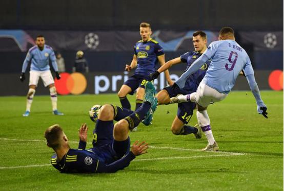 热苏斯绝杀圣徒助曼城夺冠,曼城斯特林热苏斯