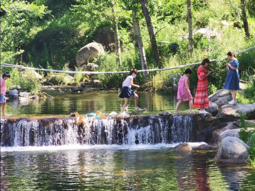 宿在驼梁，感受一种无忧的生活/郝贵云