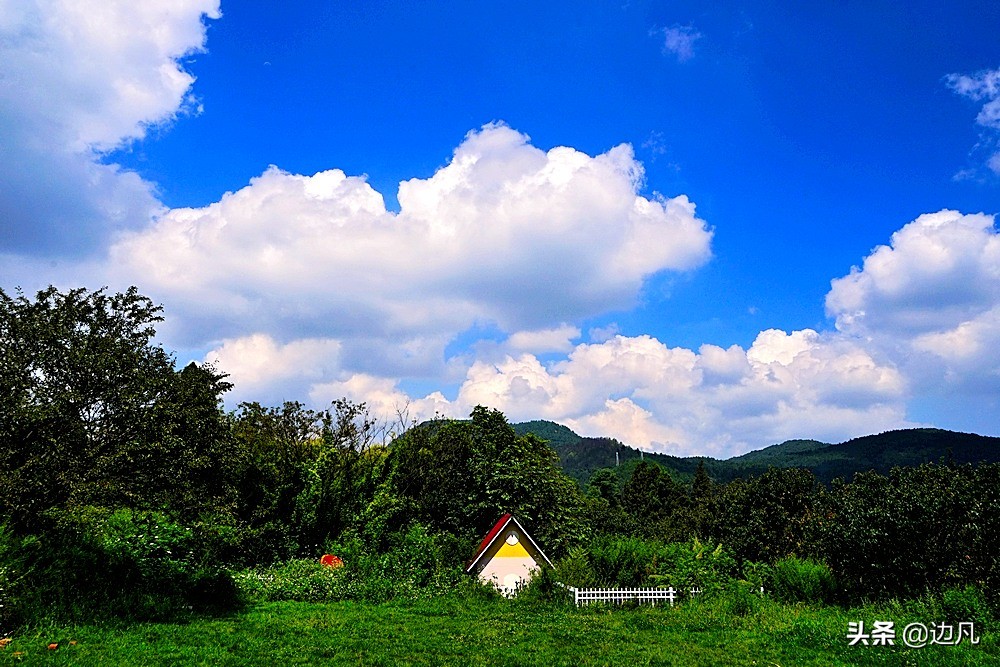 航拍一个村寨,航拍最美山谷风景