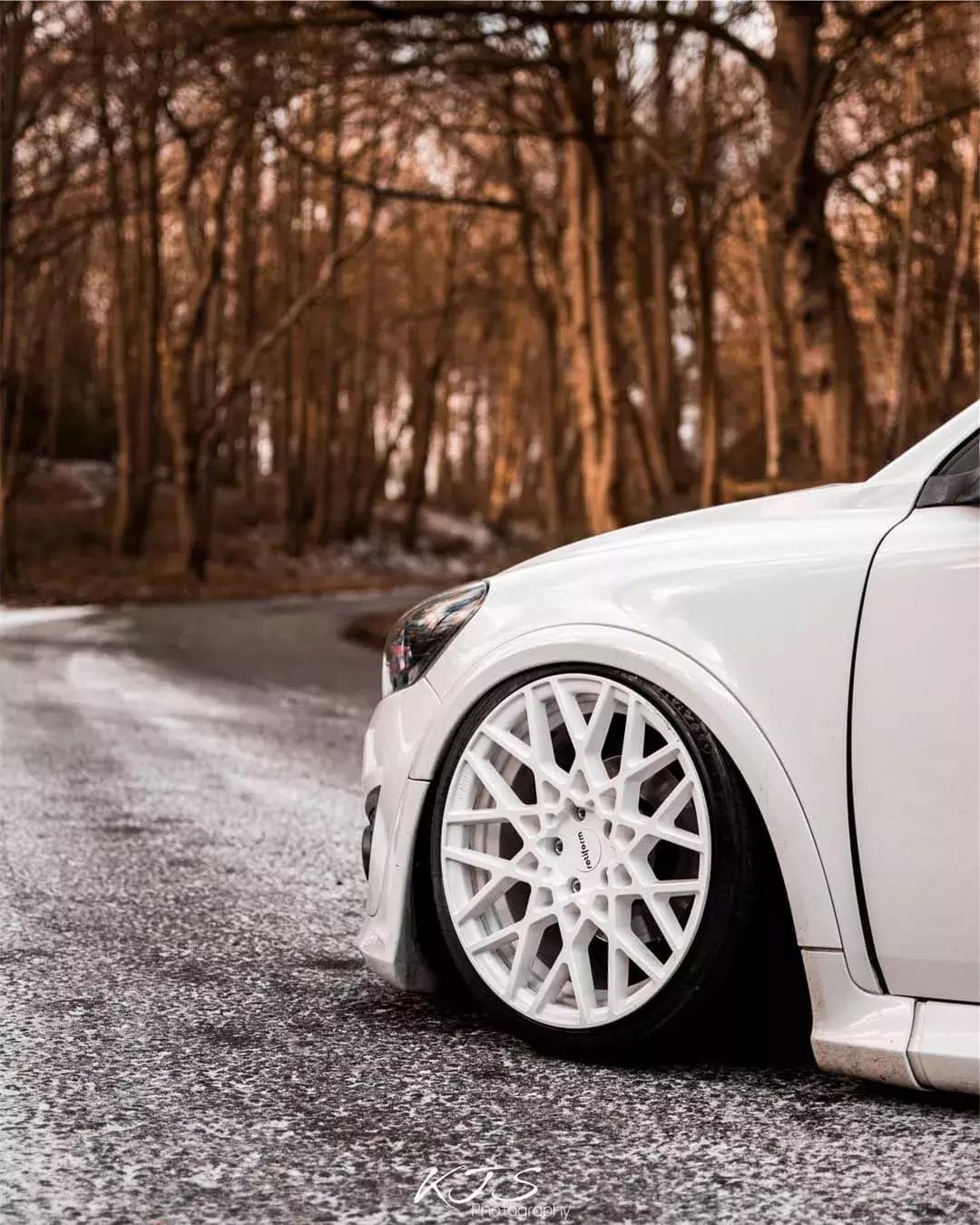 沃尔沃曾经最便宜又独特的双门车C30,没想到竟改装出如此姿态